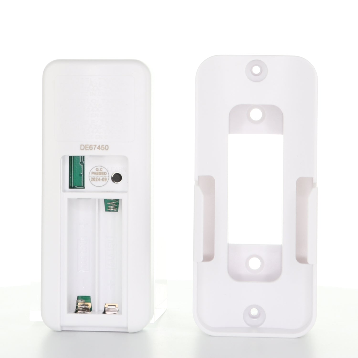 Ventilador de techo universal Hampton Bay blanco de 3 velocidades con clasificación de humedad y control remoto con regulador de intensidad 